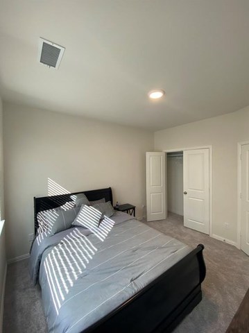 Private Room in 3Bed.3Bath