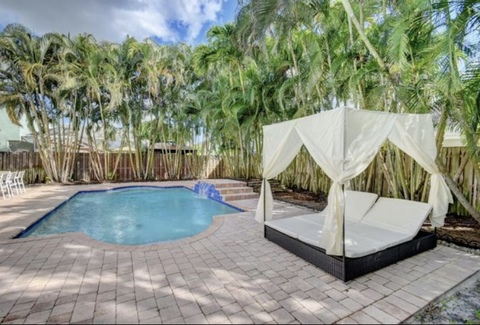 Entire Place 5Bed.2Bath