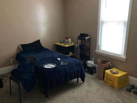 Private Room in 3Bed.1Bath