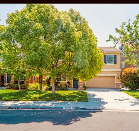 Entire Place 4Bed.3Bath