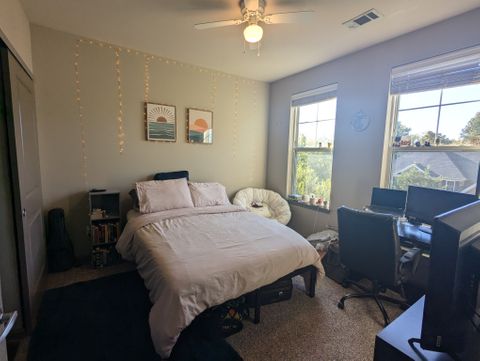 Private Room in 2Bed.1.5Bath