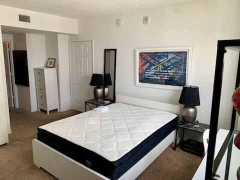 Private Room in 2Bed.2Bath