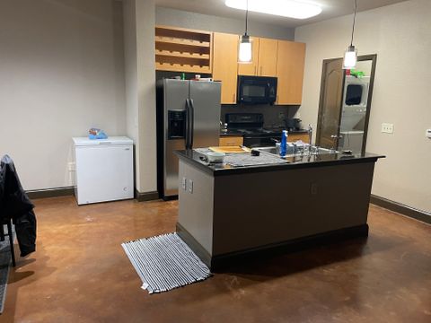 Private Room in 2Bed.2Bath