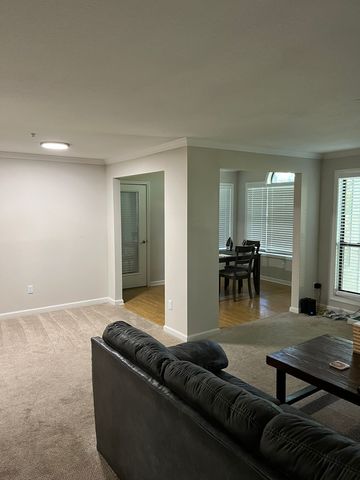 Modern 2 Bed 2 Bath Apartment.
