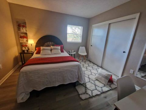 Private Room in 3Bed.1.5Bath