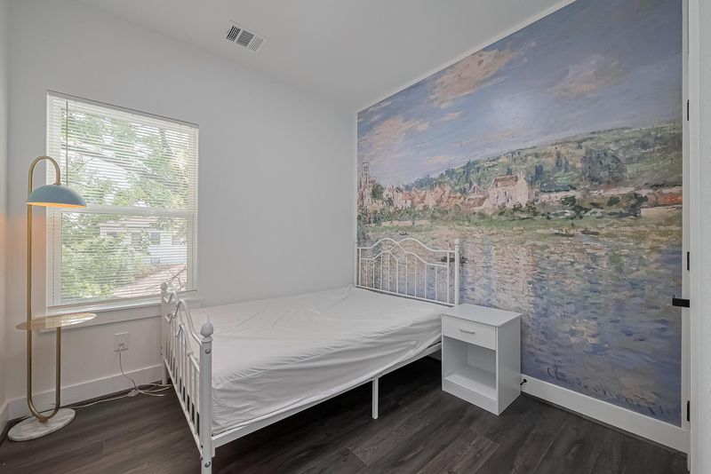 The ArtHaus - Luxury New Construction Home with Private Bathrooms & Brand New Furniture - Prime Location Near Universities & Transit | Move-In Today! (id. 13005)