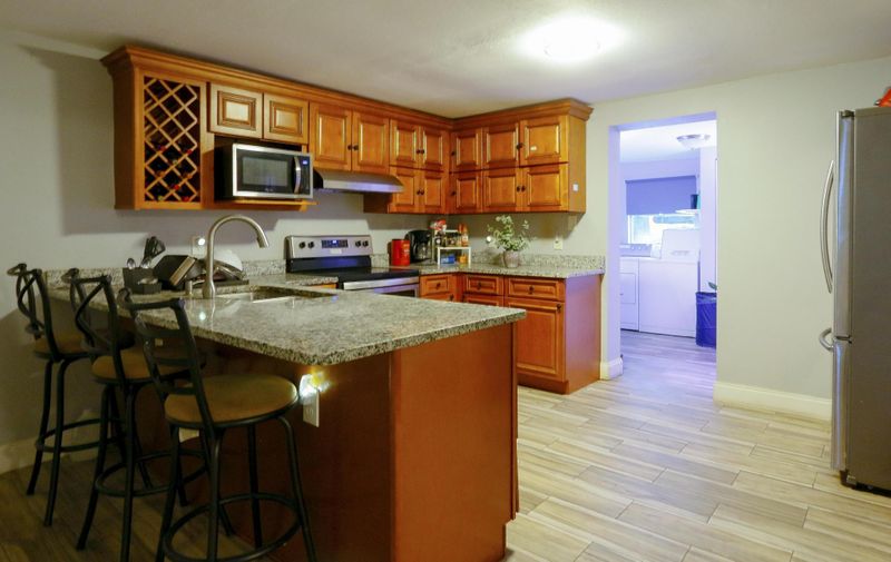 roommates in Undisclosed, Tampa, FL 33605 Tampa House with patio garden area, Homey & beautiful (id. 3769) - cirtru.com