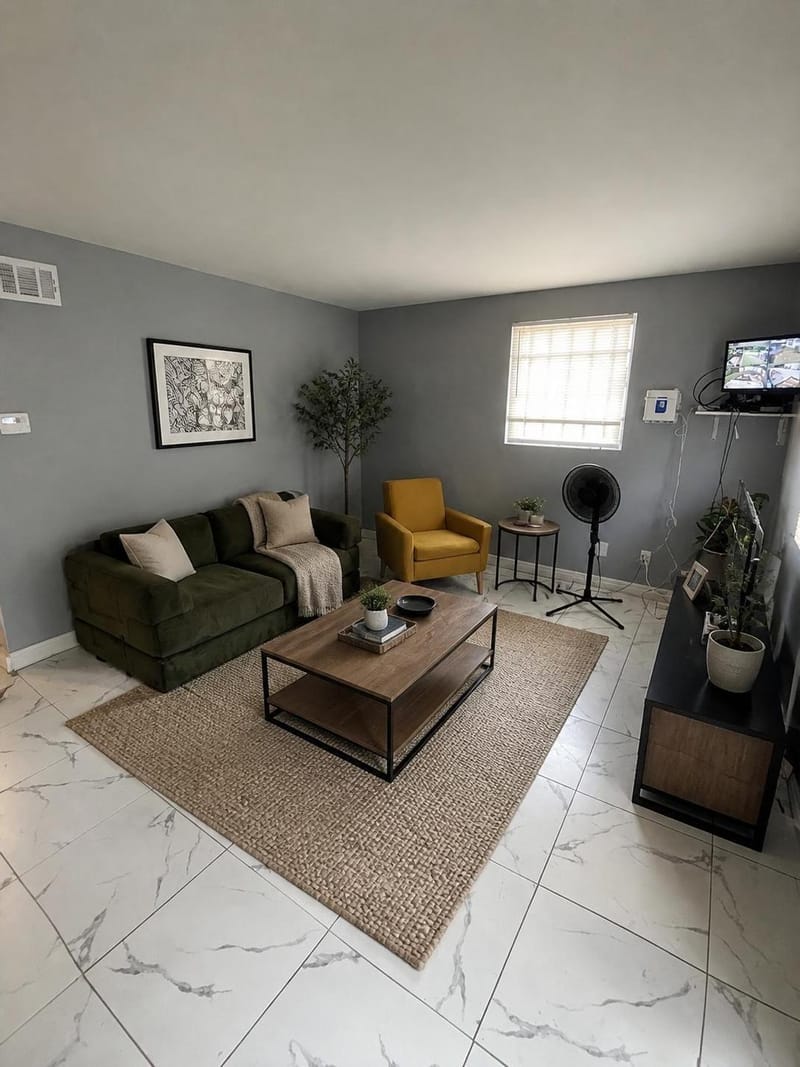 Newly Renovated  June 2026 | Cozy Living Room | Martha St and New Kings Rd (id. 38230)