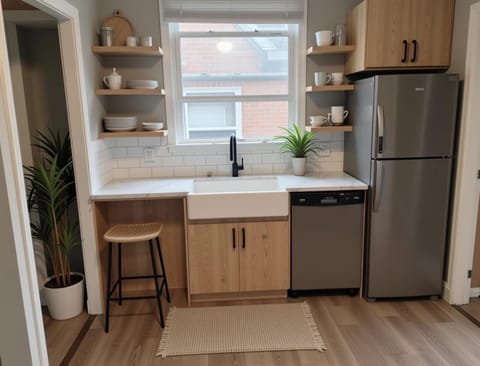 Live in Evergreen-Outer Drive (id. 33576)