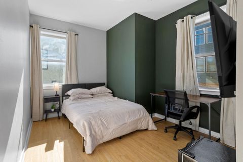 Private Bathrooms • Modern Furnished CoLiving in North Philly  |  Smart TV •  Mini Fridge (id. 20403)
