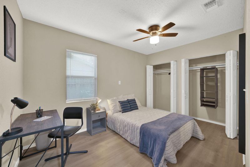 roommates in Undisclosed, San Antonio, TX 78233 MOVE-IN READY ROOMS - PRIVATE BATH OPTION - NEAR AIRPORT - WIFI & PARKING (id. 10075) - cirtru.com