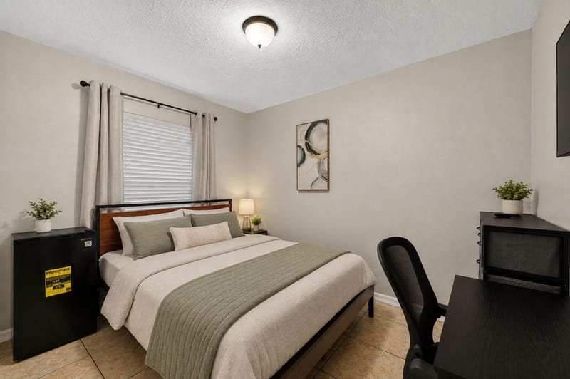 Modern Co-Living in Tampa |  Free Utilities & Fast Wi-Fi |  Close to Transit. (id. 40630)