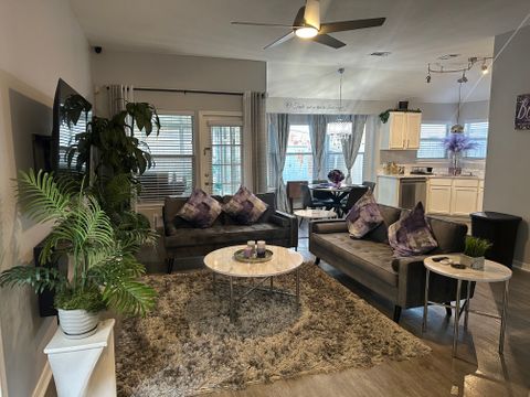 Private Room in 3Bed.2Bath