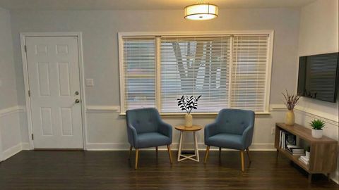 Comfortable & homey Charlotte House with Backyard (id. 8022)