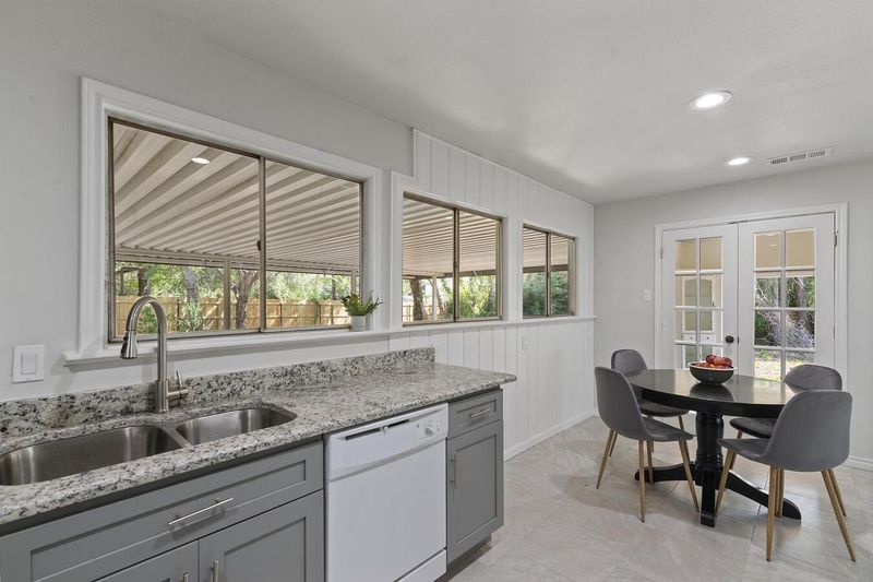 roommates in Undisclosed, Arlington, TX 76006 Central DFW with Easy Access to Highways and 3 minutes from Arlington Entertainment District! (id. 12073) - cirtru.com