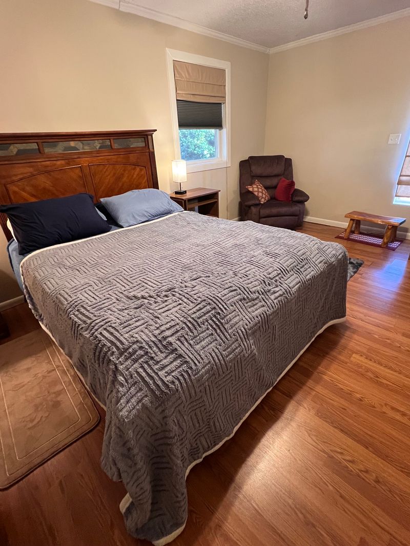roommates in Fletcher Private Room in 1Bed.1.5Bath - cirtru.com