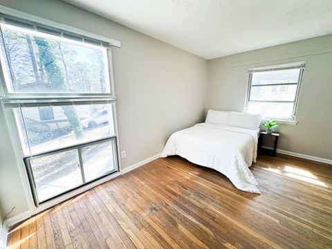 Cozy & beautiful Forest Park House with Patio or porch (id. 11822)