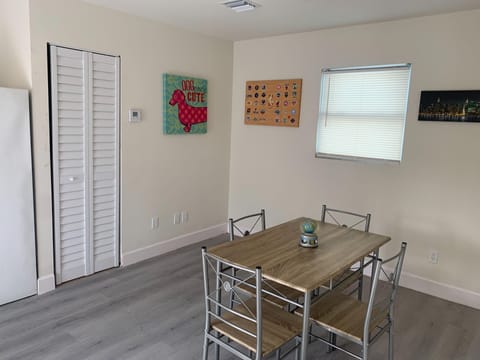 Modern Duplex in Parkside  | Only 2 Spacious Bedrooms | All Utilities & Fast WiFi  | Driveway Parking  | Top Rated Host (id. 21012)