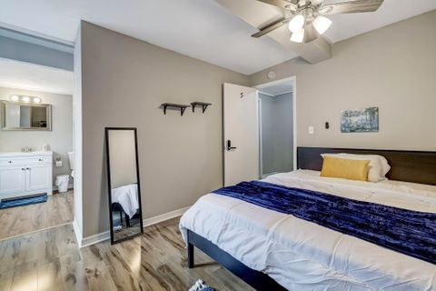 roommates in Undisclosed, Jacksonville, FL 32244 *Superhost*, over 2000 Sq Ft home, in a great location, near transit,shopping and much more! (id. 3881) - cirtru.com