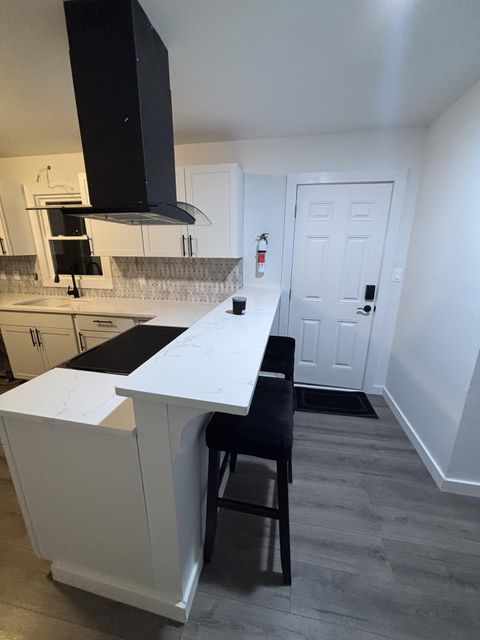 Newly-renovated & comfortable Stockbridge house with backyard and deck.  Clean and peaceful atmosphere for comfortable living. (id. 10169)