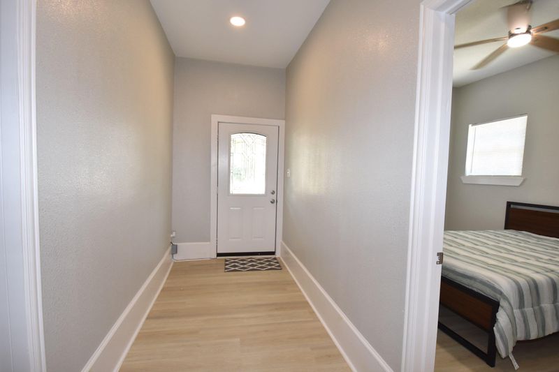 Dallas House with Dining area. Comfortable & spacious (id. 3816)