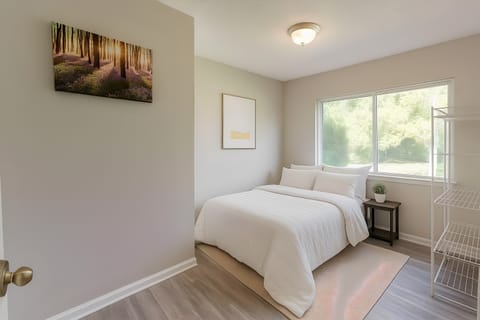 Live in Jonesboro (id. 17306)