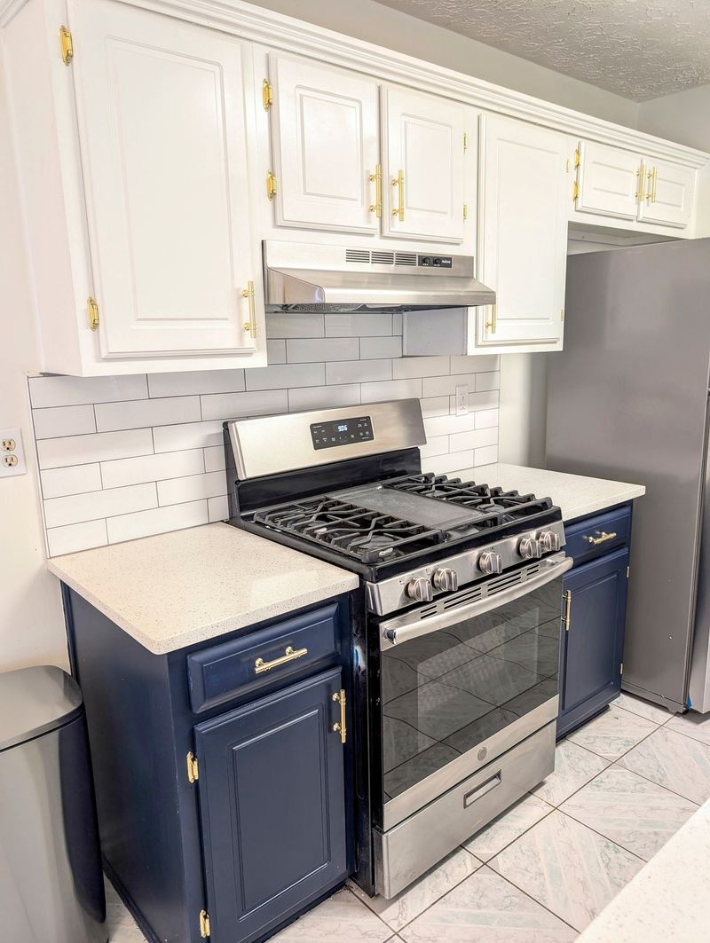 roommates in Undisclosed, Riverdale, GA 30274 Beautifully decorated with super comfy beds and 1 GB of wifi + 2 Fridges + Electric Scooters available! (id. 8578) - cirtru.com