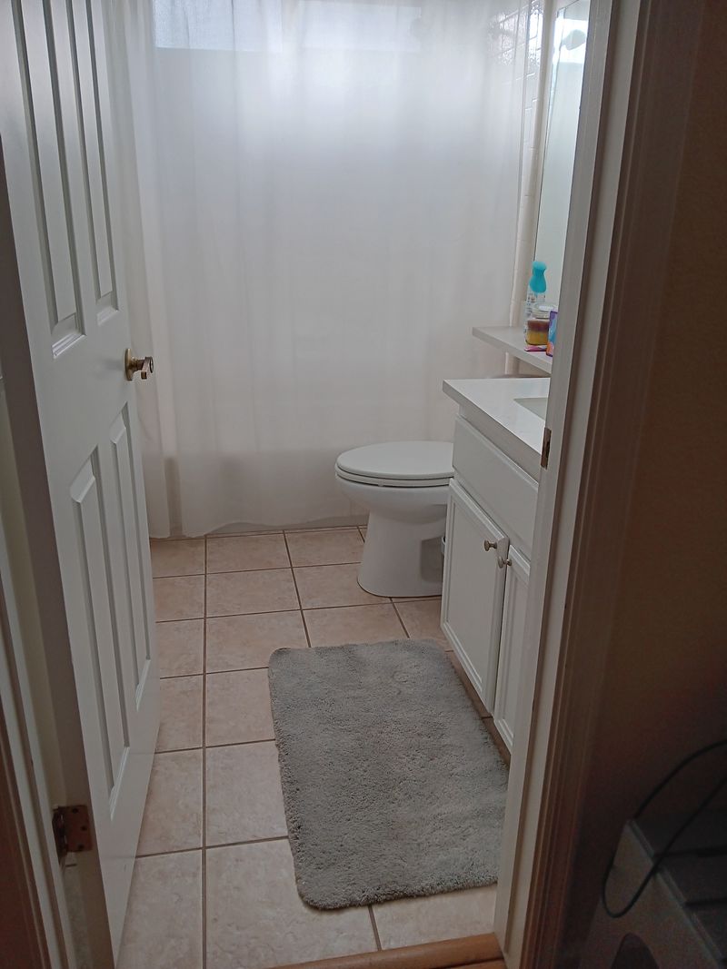 roommates in Fountain Hills Private Room in 2Bed.1Bath - cirtru.com