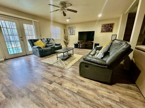 Houston House with Pool !!!, Spacious & newly-renovated. (id. 11347)