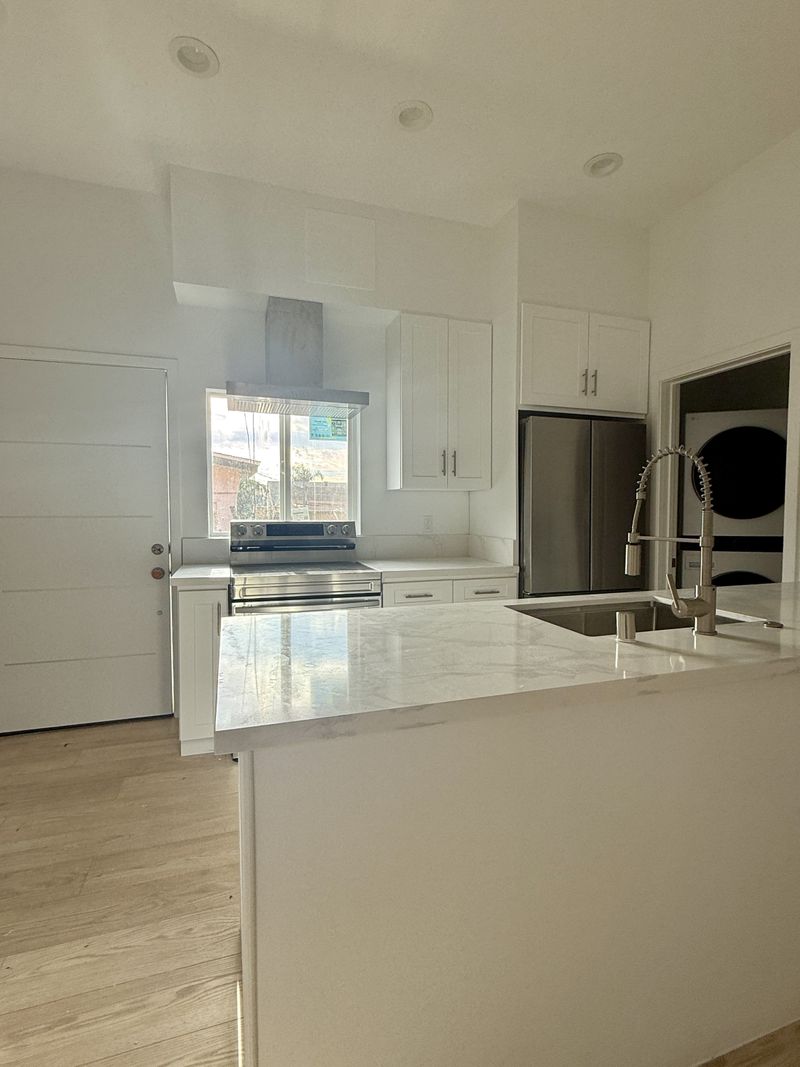 roommates in Los Angeles Entire Place 2Bed.2Bath - cirtru.com