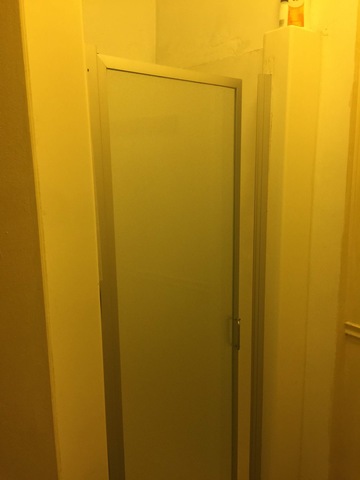 roommates in Torrance Garage room with private bathroom - cirtru.com