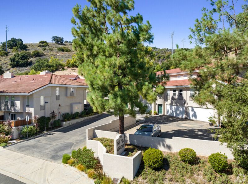 roommates in Westlake Village Private Room in 2Bed.2Bath - cirtru.com
