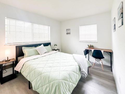 roommates in Undisclosed, Tampa, FL 33610 Your new favorite place to be near everything you need.  Grocery stores, farmers market, restaurants, and plenty of public transportation.  PLUS, a host that truly wants you to succeed. (id. 8522) - cirtru.com