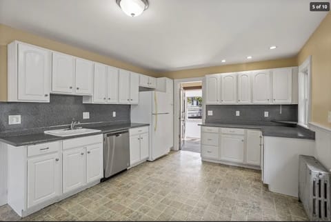roommates in Watertown Private Room in 2Bed.1Bath - cirtru.com
