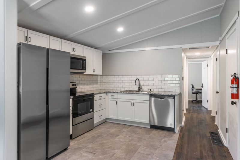 roommates in Undisclosed, Independence, MO 64052 Freshly Renovated & Cozy Home in Independence (id. 7764) - cirtru.com