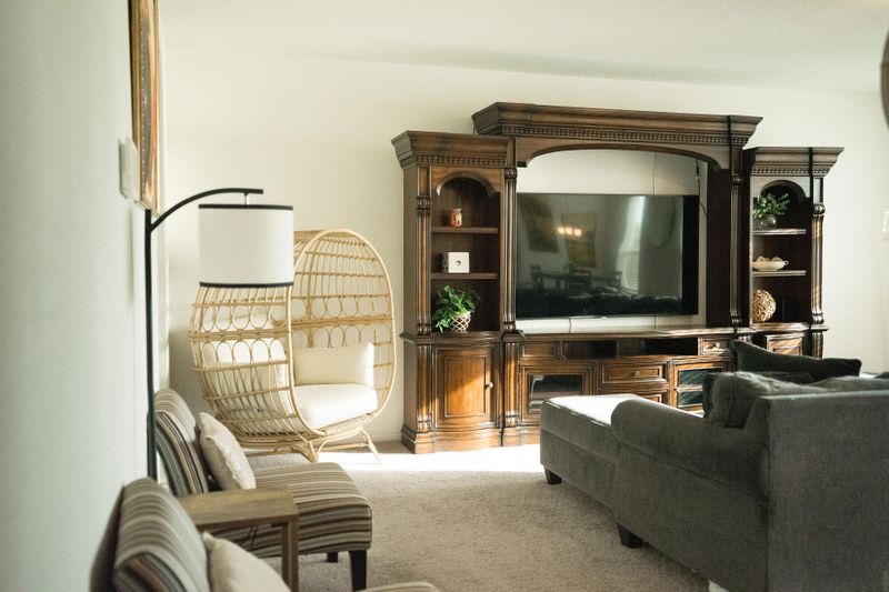 2 Living Rooms with Smart TVs | Stainless Steel Kitchen | Minutes to Randolph AFB | Quick Access to Loop 1604, I-35 and I-10 (id. 19386)