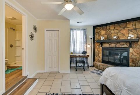 Beautiful Fayetteville Cozy Home (id. 17773)