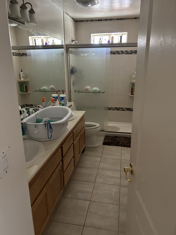 roommates in Lakeside Private Room in 4Bed.3Bath - cirtru.com