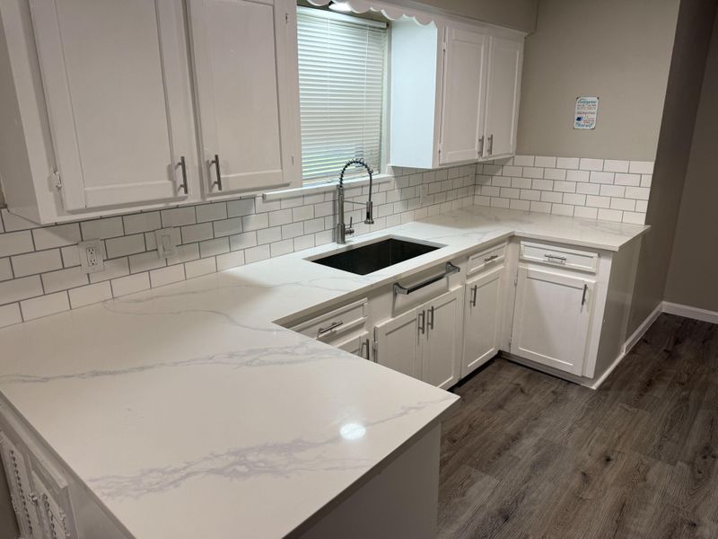 roommates in Undisclosed, Houston, TX 77034 Modern Co-Living Near Hobby Airport | 1 Mile to I-45 |  Room w/ Desk, Smart TV & Super Fast WiFi (id. 20782) - cirtru.com