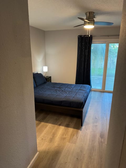 roommates in Undisclosed, Palm Coast, FL 32137 Live in Palm Harbor, a quiet and great neighborhood.  Minutes from I-95 and the beach. (id. 36492) - cirtru.com