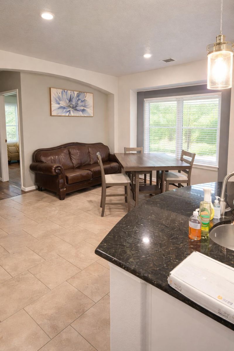 roommates in Undisclosed, San Antonio, TX 78245 Private rooms! (Close to SeaWorld San Antonio!) 
5 minutes to nearest Walmart (id. 16241) - cirtru.com