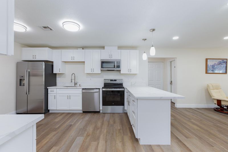 roommates in Undisclosed, Las Vegas, NV 89121 Live in a historic Las Vegas neighborhood, a 10 minute walk to transit stop Tropicana after McLeod (id. 31184) - cirtru.com