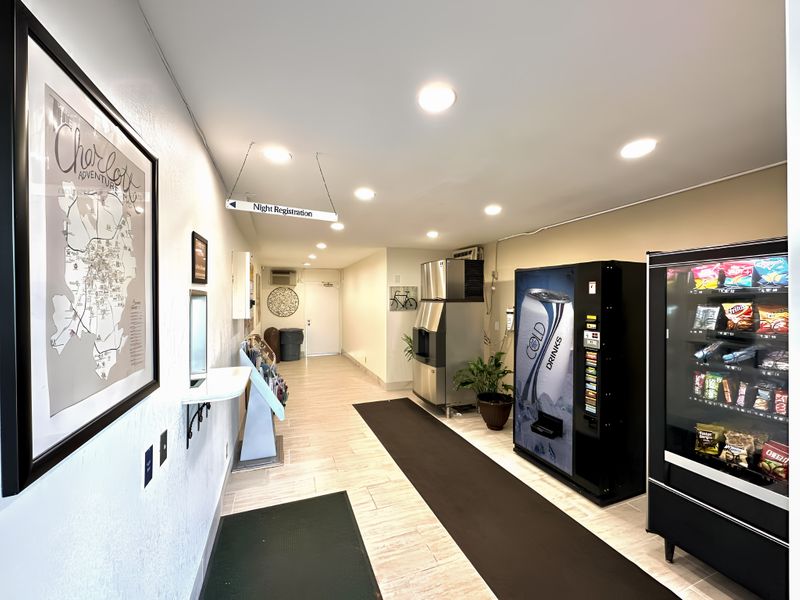 roommates in Undisclosed, Charlotte, NC 28208 Live in Westerly Hills (id. 20461) - cirtru.com