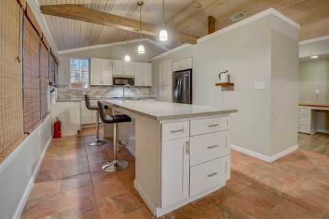 Spacious & newly-renovated Austell House (id. 6881)