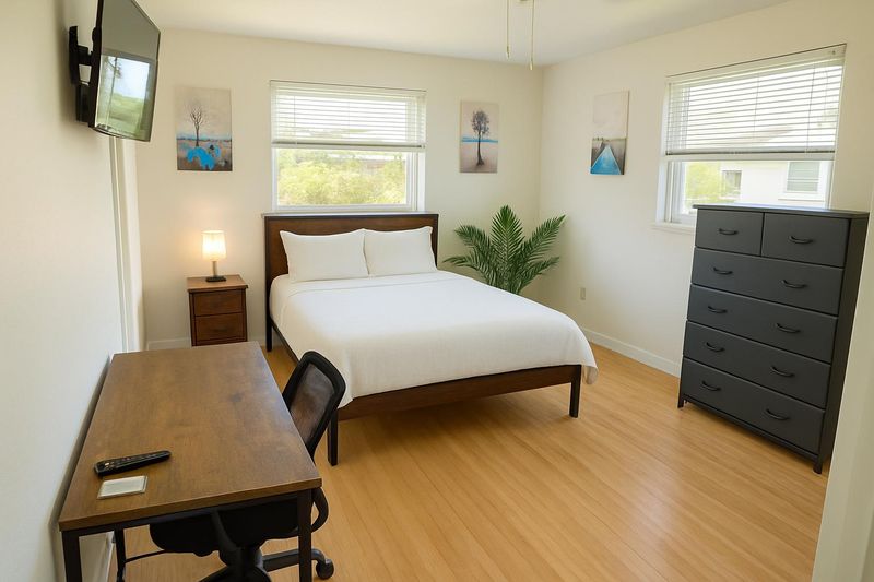 roommates in Undisclosed, Orlando, FL 32808 Modern Co-Living in Orlando |  Free Utilities & Fast Wi-Fi |  Close to Transit, Shopping, & More! |  Security System |Secure, Private Furnished Rooms  | Private Parking (id. 19017) - cirtru.com