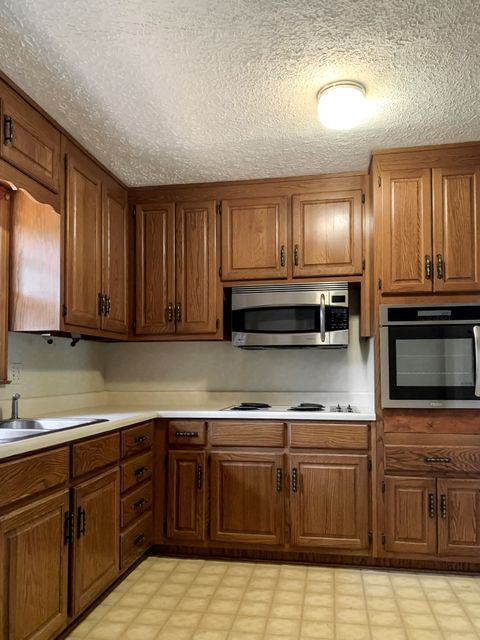 Lithia Springs - quiet home just off I-20 (id. 1717)