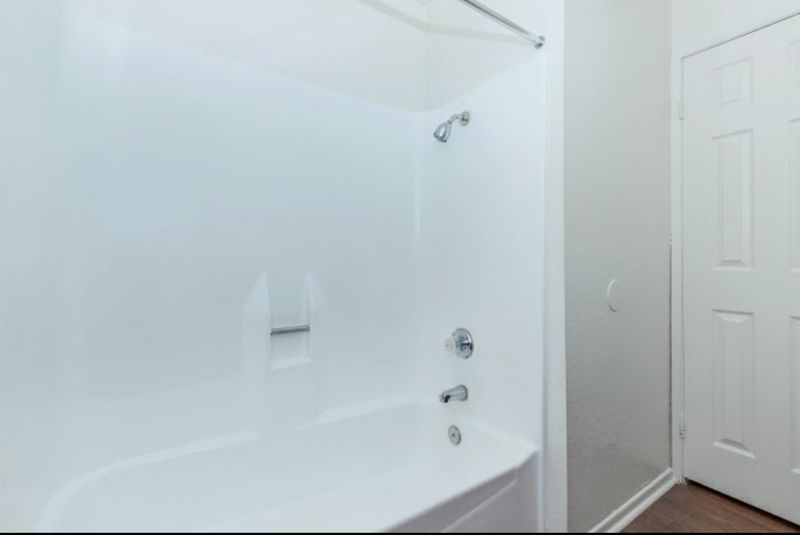 Private Room in 2Bed.2Bath