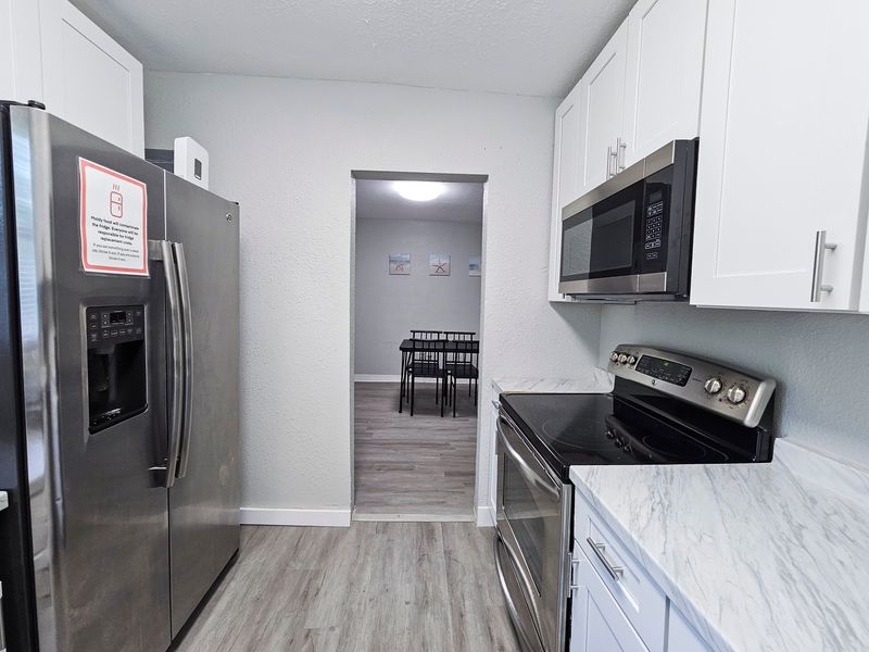 roommates in Undisclosed, Orlando, FL 32805 Orlando House with Dining area. Newly-renovated & comfortable. Close to public transportation. (id. 8435) - cirtru.com