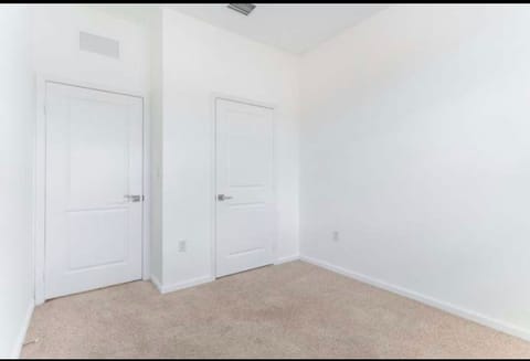 Private Room in 3Bed.2.5Bath