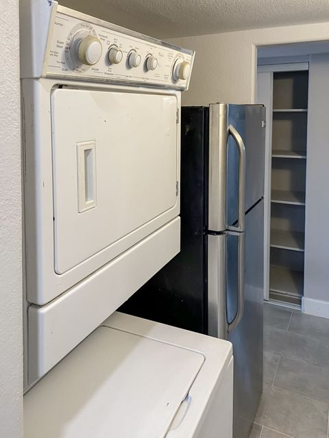 roommates in Undisclosed, Las Vegas, NV 89104 Las Vegas House. Modern & newly-renovated
Downtown location close to amenities, the strip (id. 3019) - cirtru.com